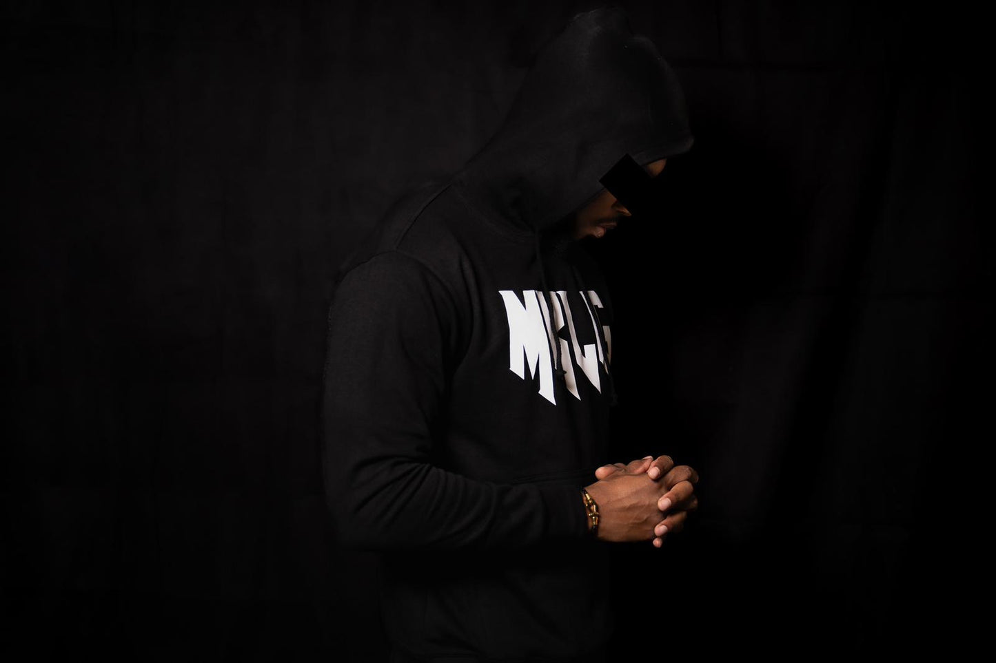 Sweat à capuche Noir MKLG